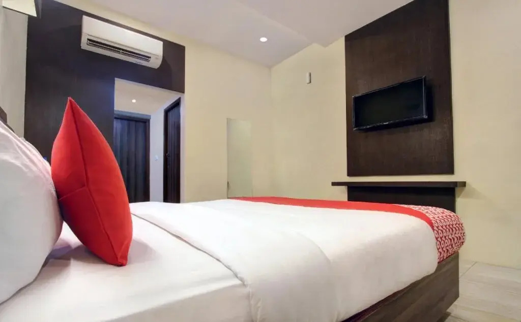 Aar Royal Residency By OYO Rooms
