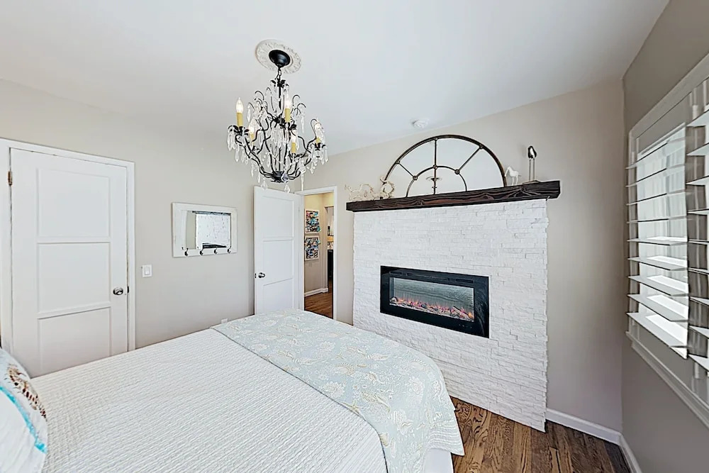 New Listing! Charming Oceanside Getaway 2 Bedroom Home