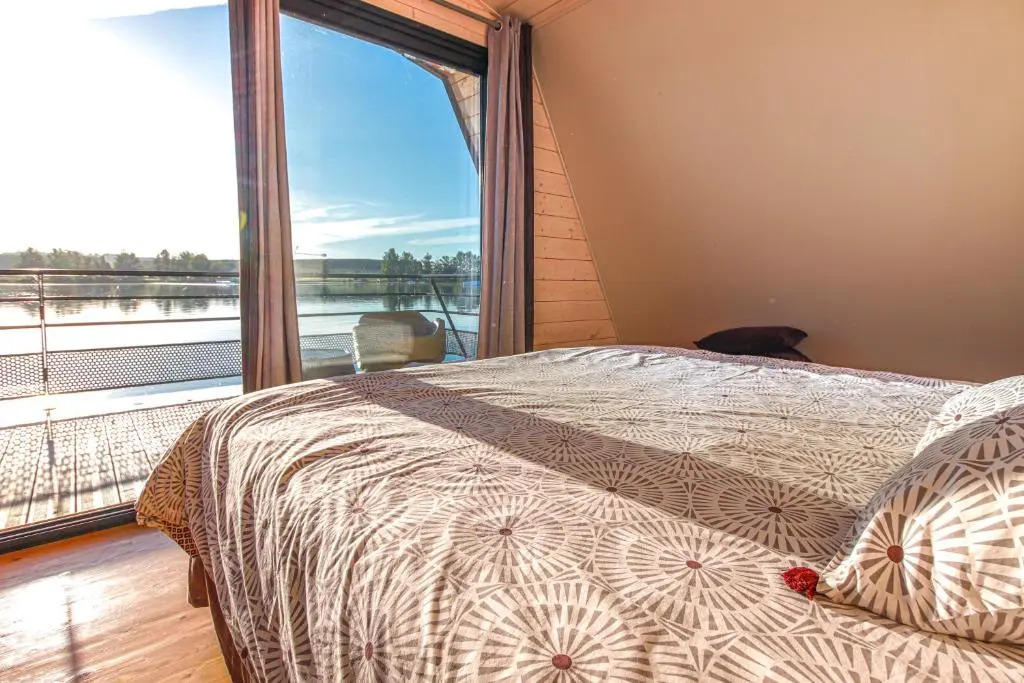 Maison Flottante - Houseboat - Baurech Insolite