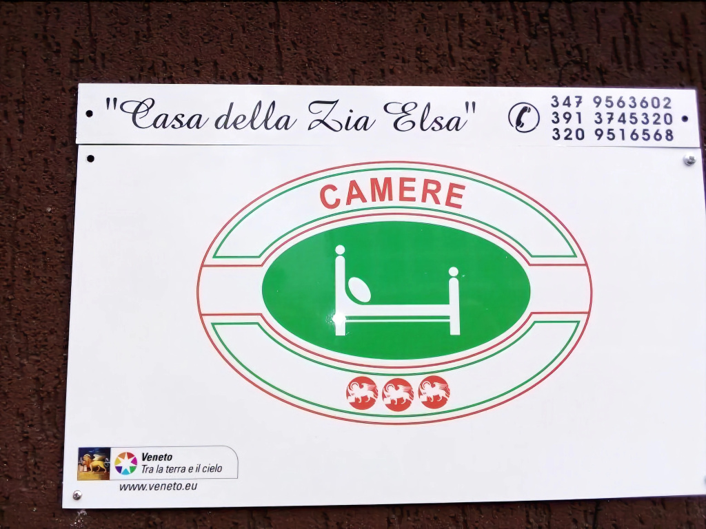 Flats4rent Mameli 140