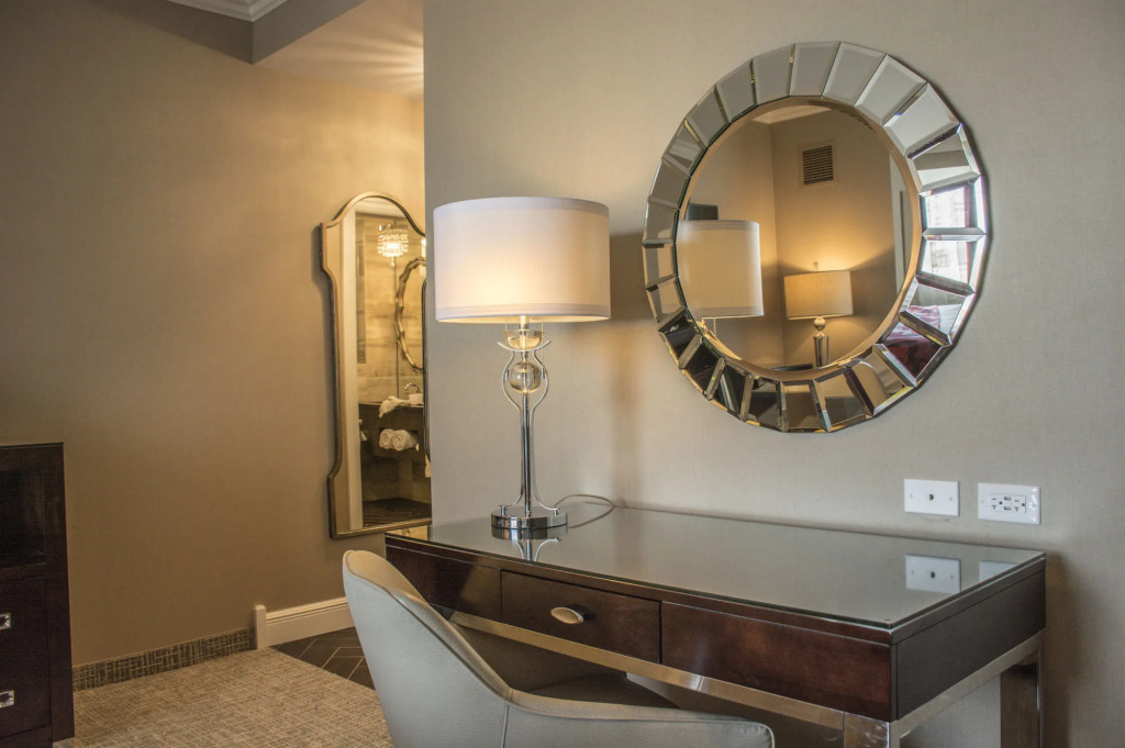 The Delavan Hotel