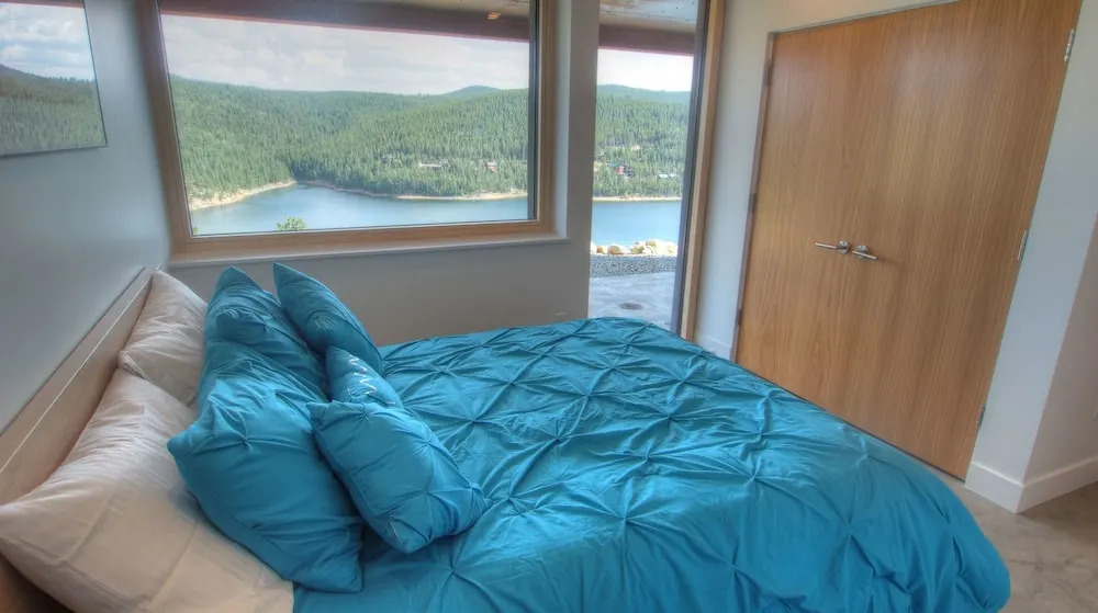 Timberline Haus 3 Bedroom Home by RedAwning