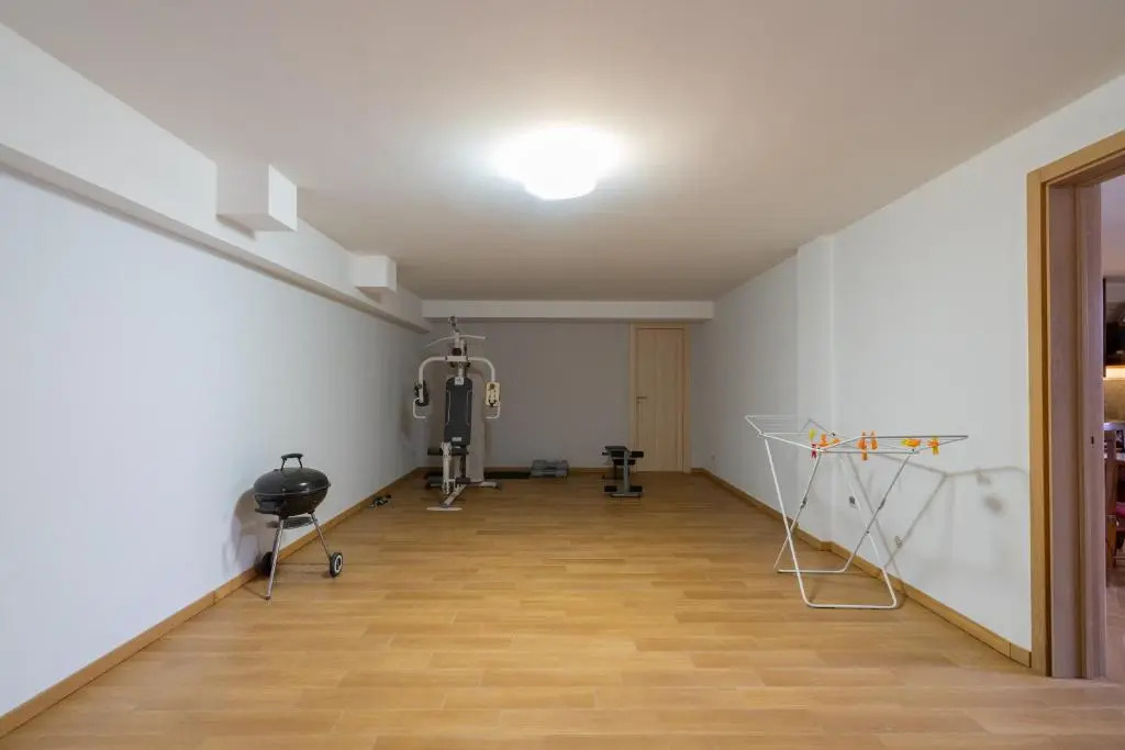 Intera villa ad uso esclusivo con 2 bagni 4 camere da letto,garage,giardino,area fitness,lavatrice,wifi