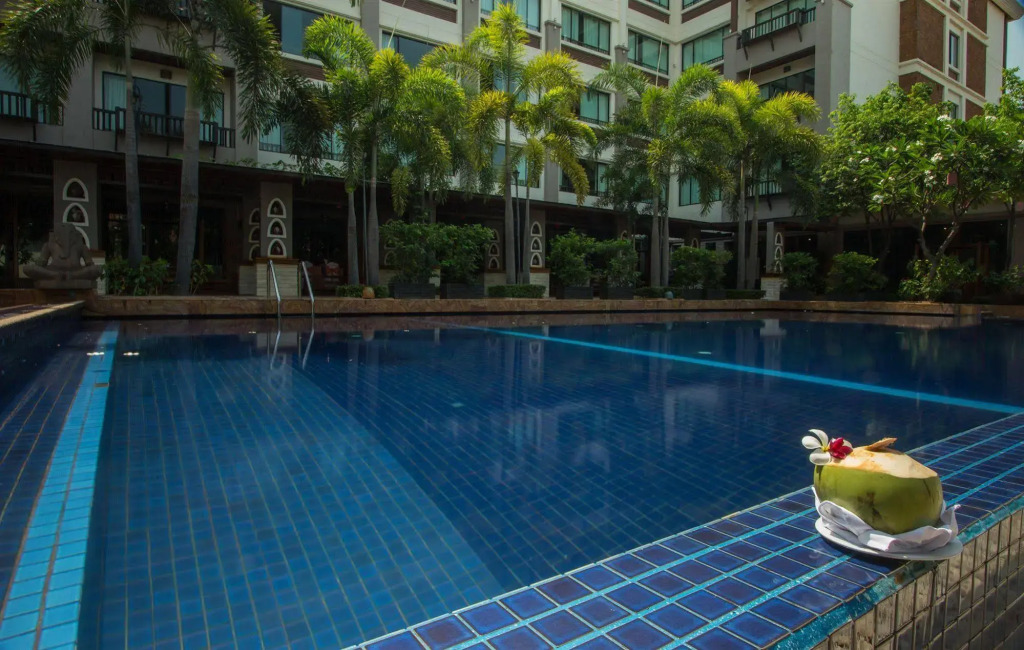 Royal Empire Hotel