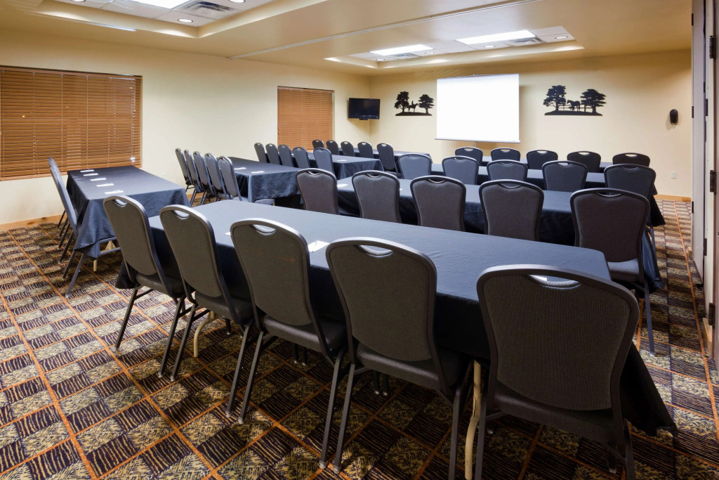 AmericInn by Wyndham Fargo Medical Center