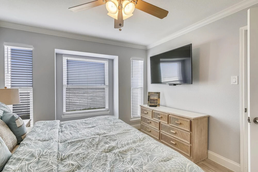 Seascape 1110 - 2 Br Condo