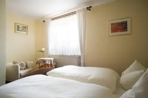 Landhotel Lutz UG
