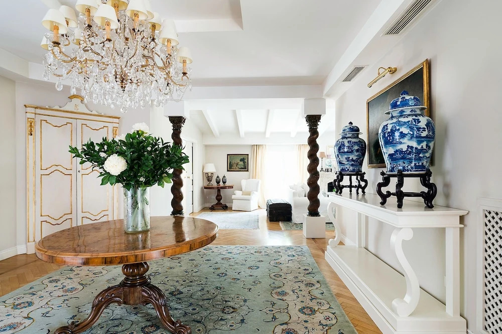 Opera Home