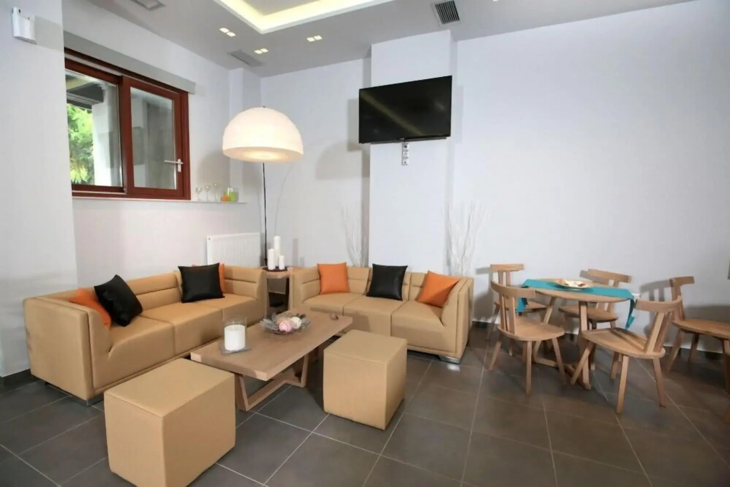 Meni Apartments