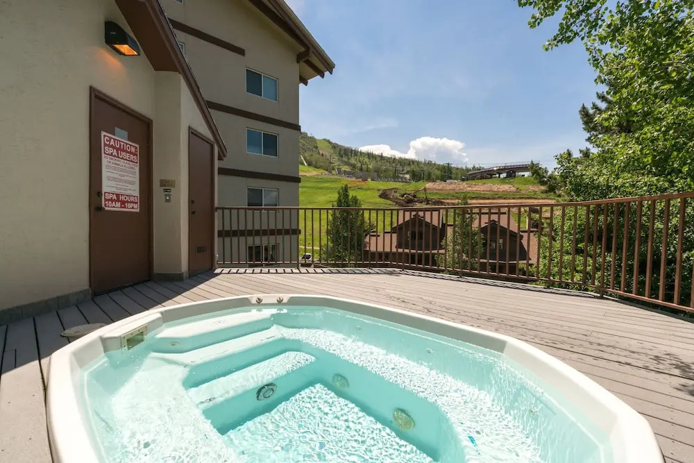 2255 Storm Meadows 425 Condo - 2 Br condo by RedAwning
