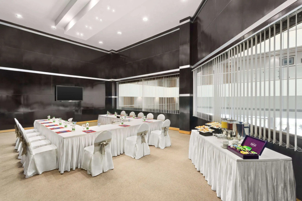 Ramada by Wyndham Qurum Beach