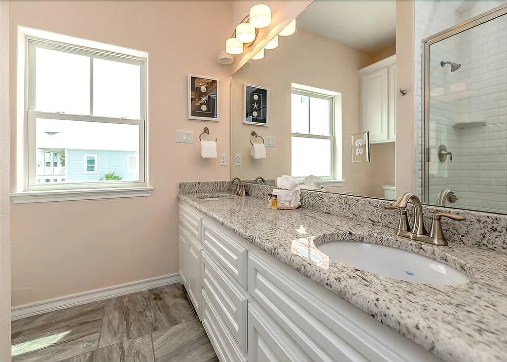 Beach Side - 5 Br Home