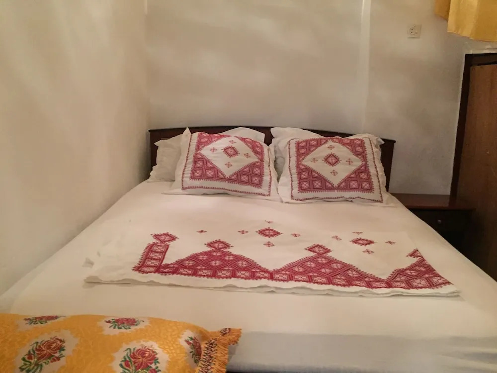 Family Room for 6 Peoples Sunny Riad Inside Medina Fes El Bali