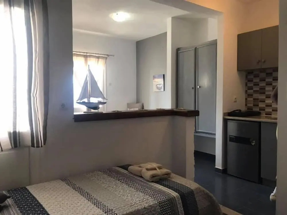 Elenis Studios&Apartments