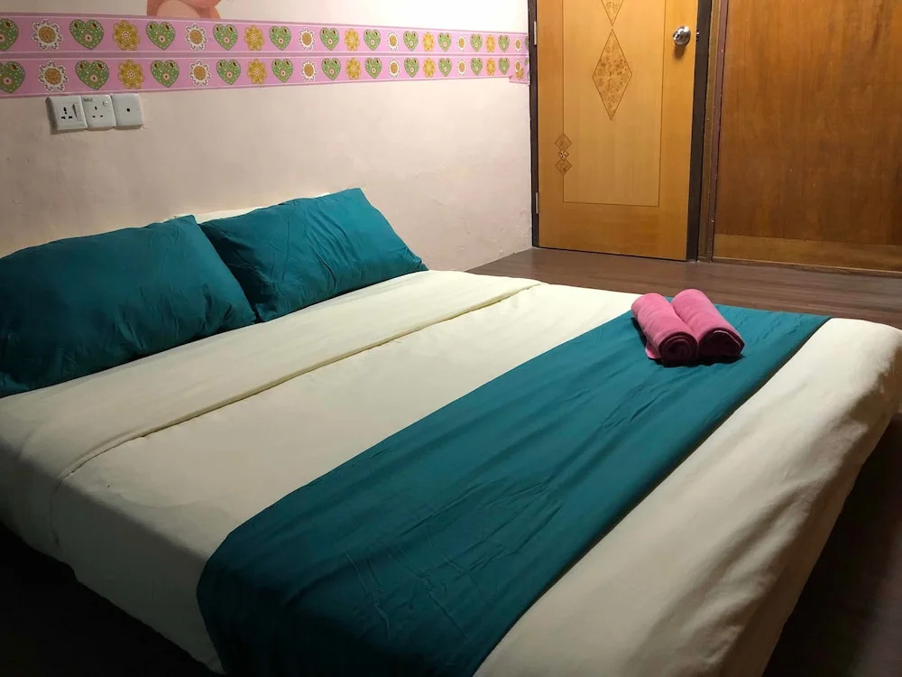 Chateau One - Hostel