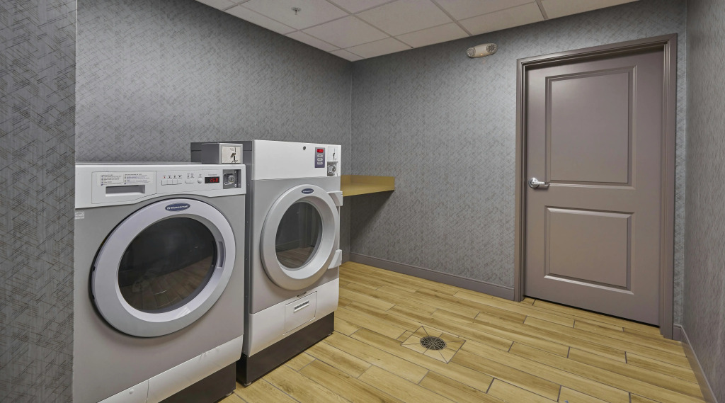 Hampton Inn & Suites Roseburg