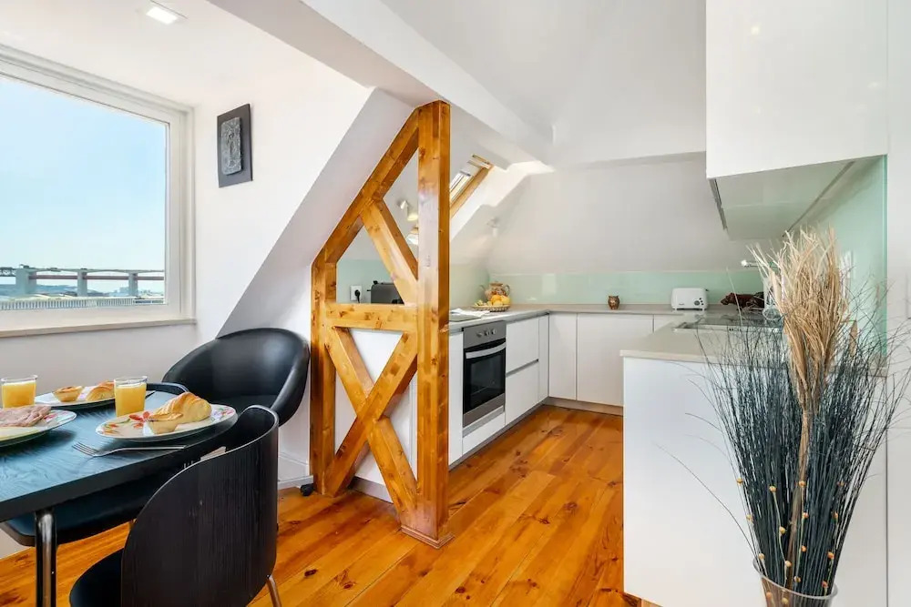 Premium River View Apartment