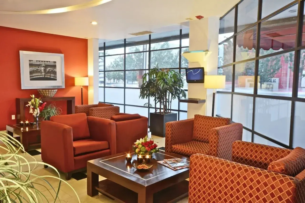 Hotel & Suites PF