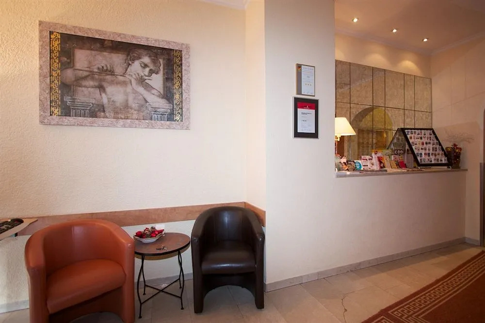 Falk Hotel