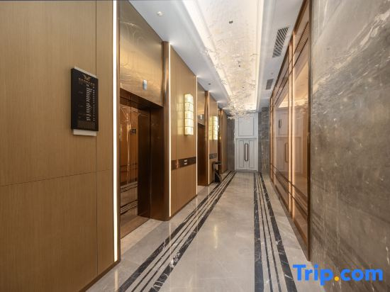 Vienna International Hotel (Chengdu Panda Base Beihu Park Branch)