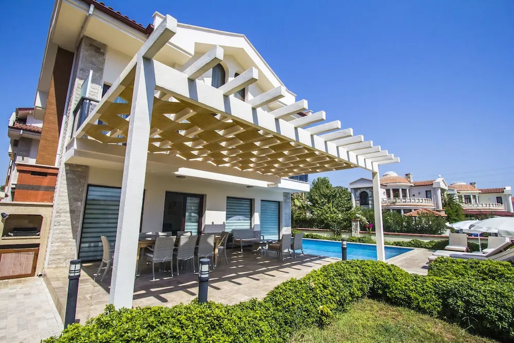 Villa East by Tatilpremium