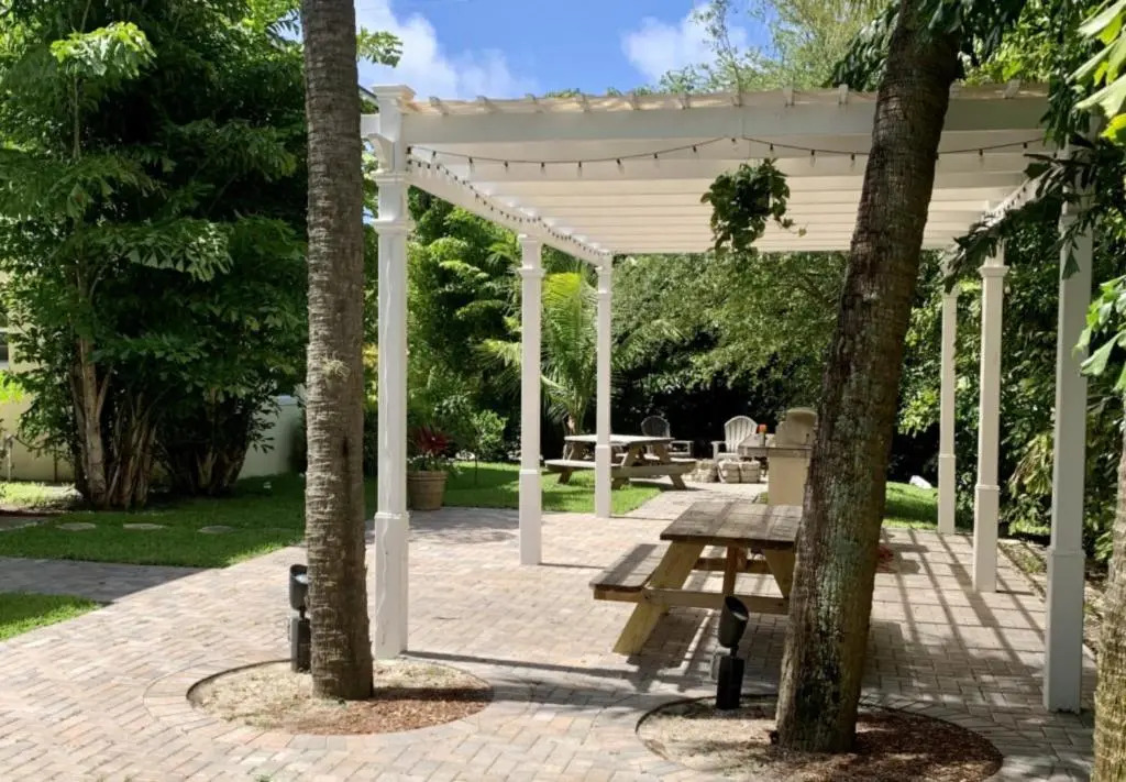 The Pink House - Bask in Style Steps from the Convention Center