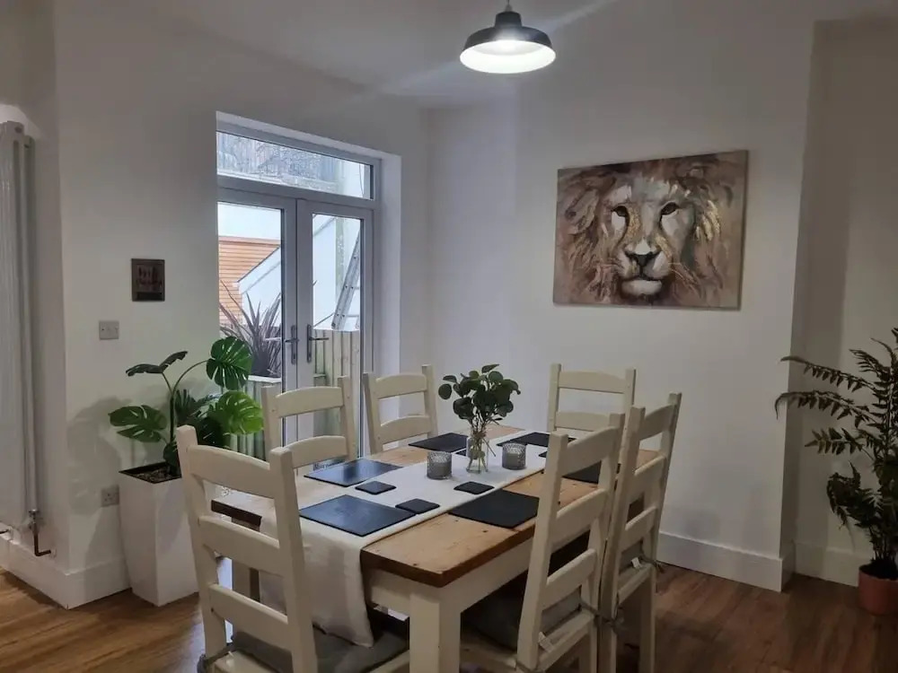 4 Bed Townhouse-sleeps 7-garden-pets-valley View