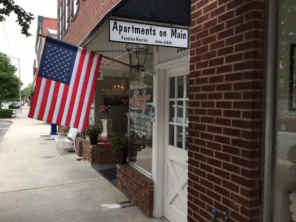 Little Inn on Main