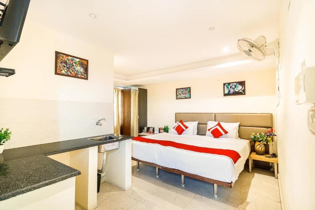 Smile Hotels by OYO Rooms