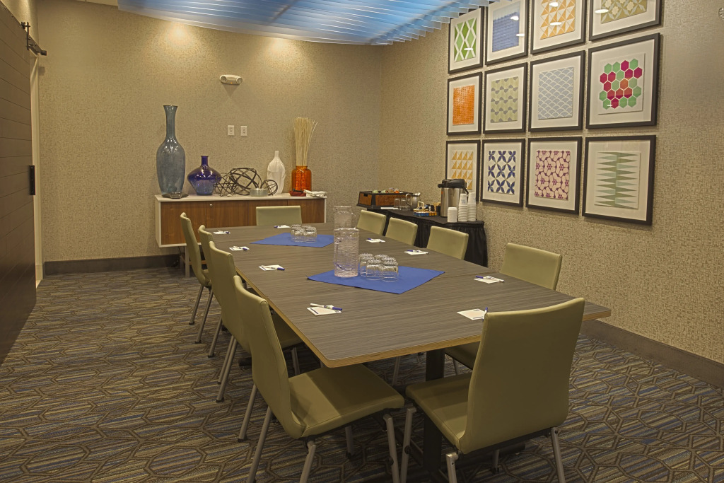 Holiday Inn Express & Suites Boise Airport by IHG