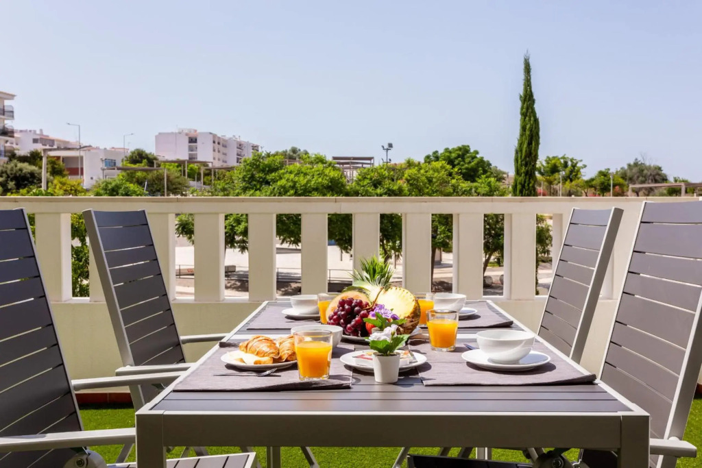 Terrace Lovers by Seewest