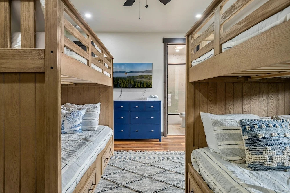 Blue Horizon Chalet 4 Bedroom Home