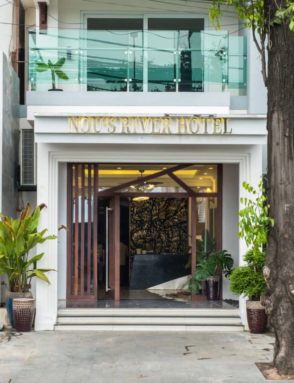 Nou's River Hotel
