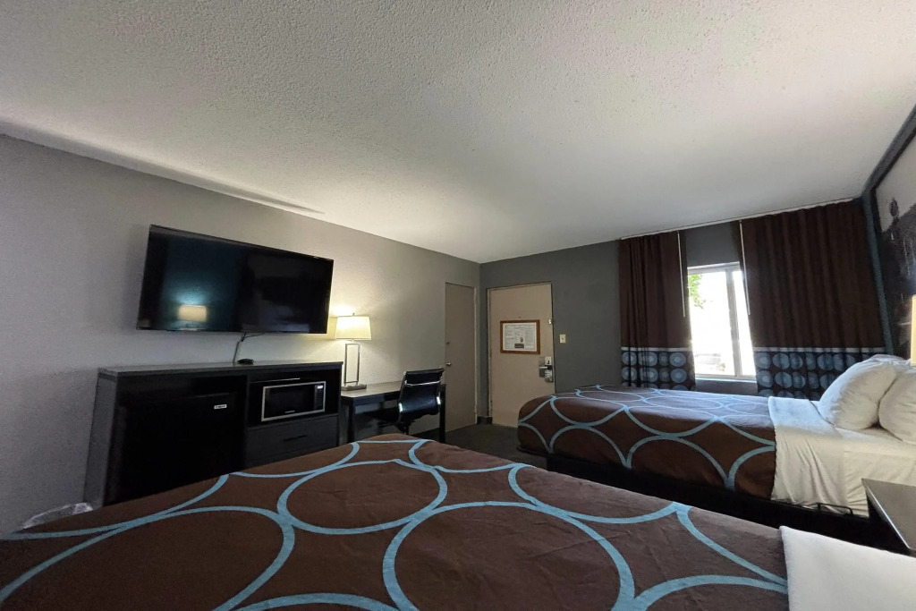Super 8 by Wyndham Belleville St. Louis Area