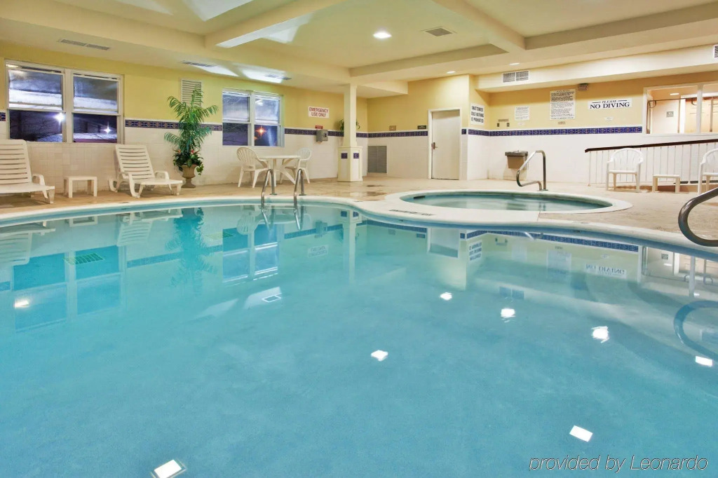 Country Inn & Suites by Radisson, Savannah Midtown, GA