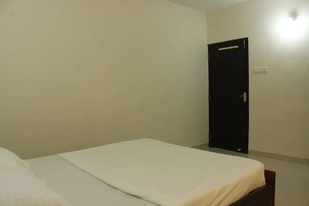 OYO 9175 Home Cozy 1 BHK Near Candolim Beach