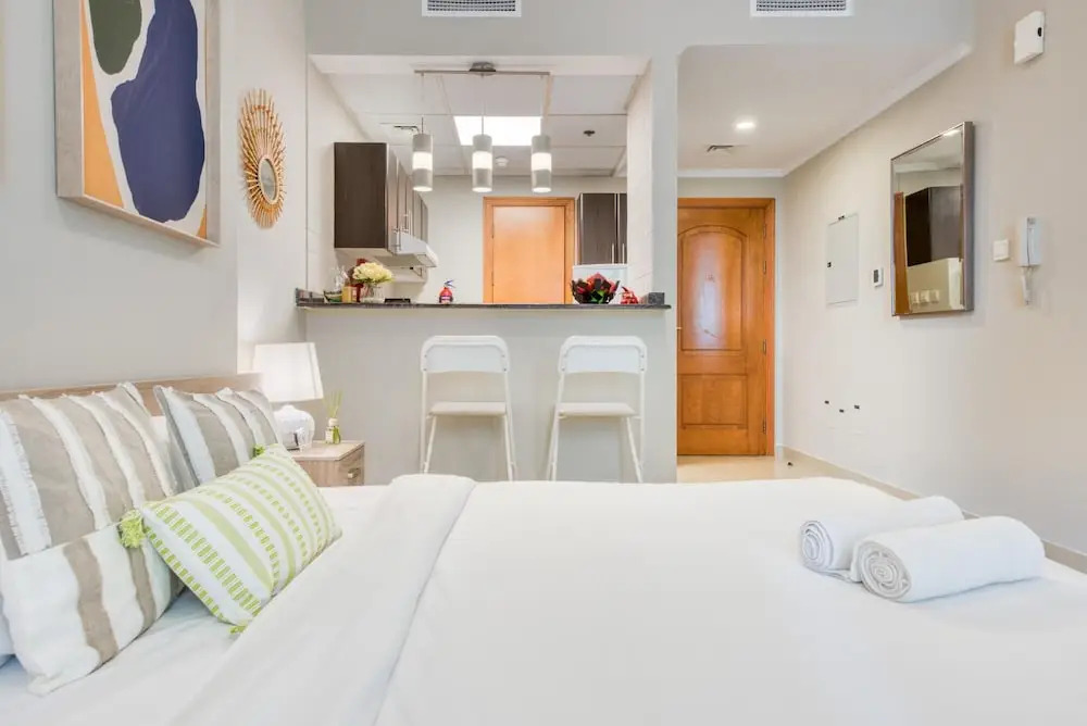 Elite LUX Holiday Homes - Fabulous Studio - Access to Beach Metro in Dubai Marina