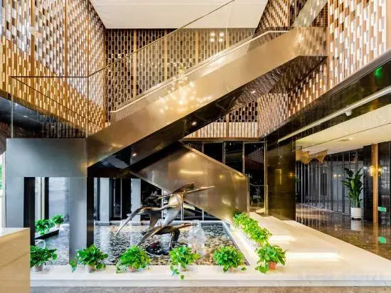 Ramada Bayonne Hotel