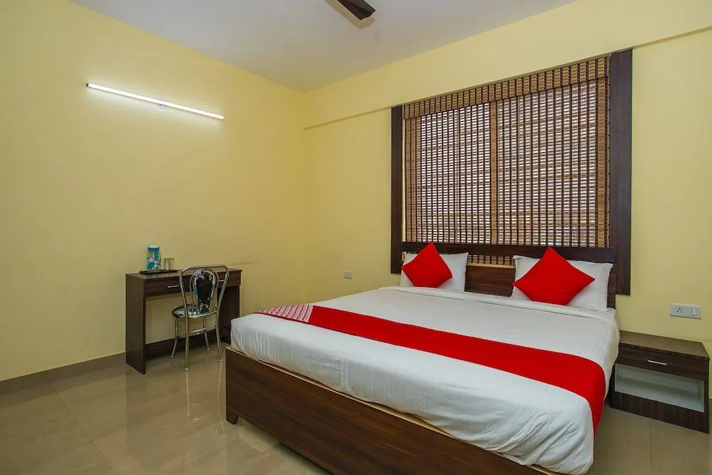 OYO 23627 Grand Residency
