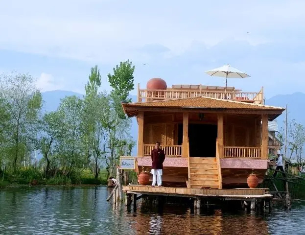 Sukoon Houseboat Kashmir