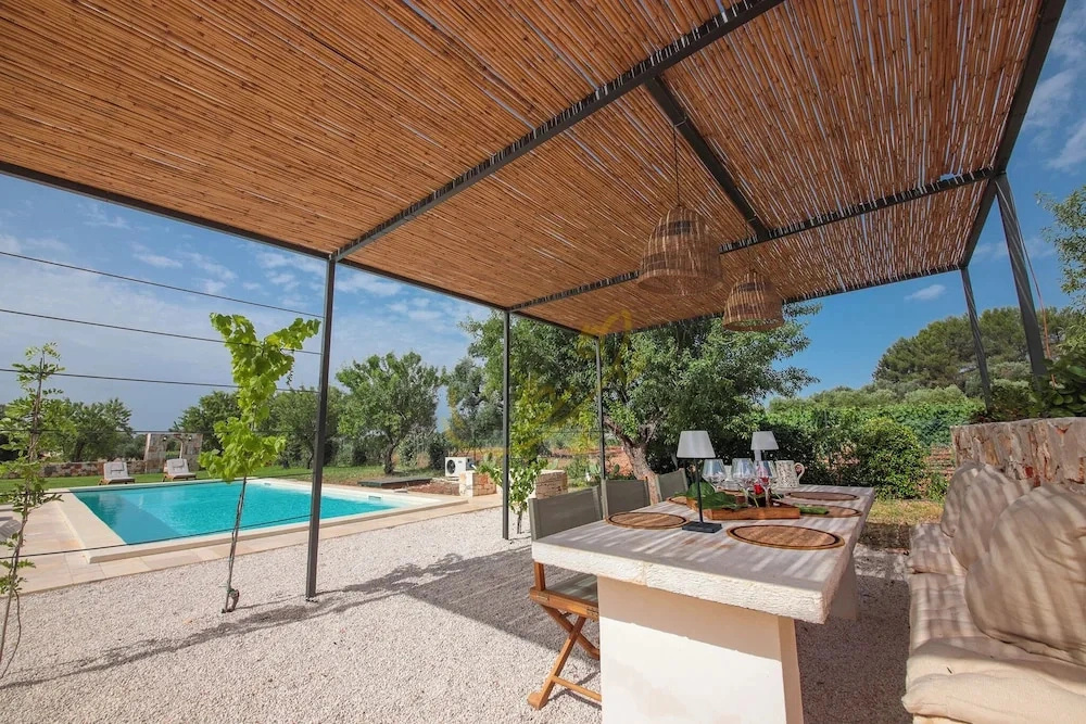 TD Trullo Titiro Vineyard, Wine Cellar & Pool