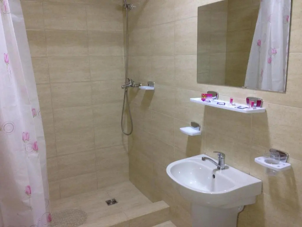 Hotel Adial
