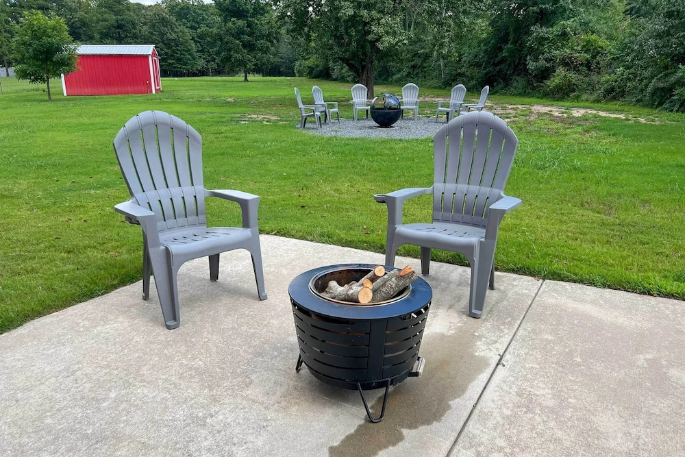 Rural Family Retreat < 3 Mi to Fishing & Boating!