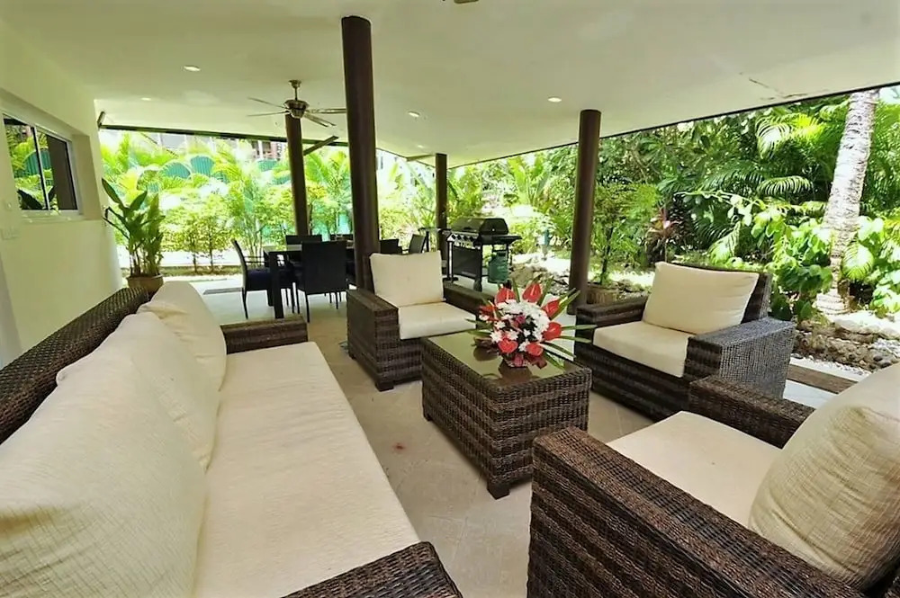 Luxurious Thai-Style Villa with a Swimming Pool Just 20 Meters from Beach Access