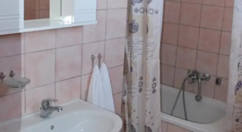 Tsoutsas Guesthouse