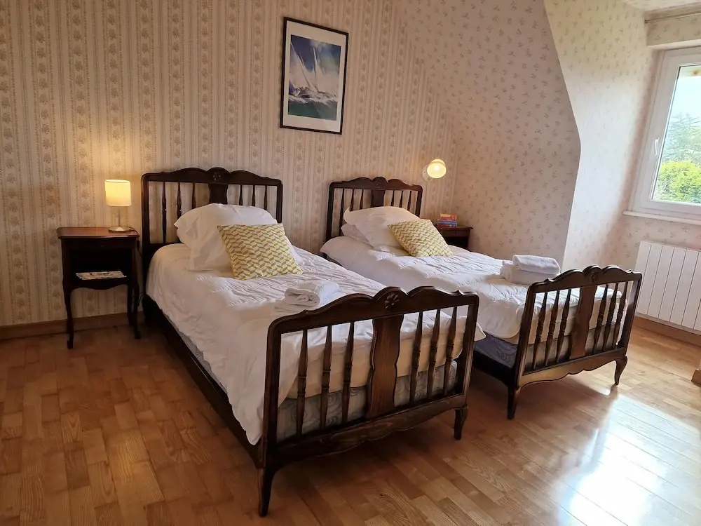 Beautiful Family Holiday Home in Diben, Plougasnou