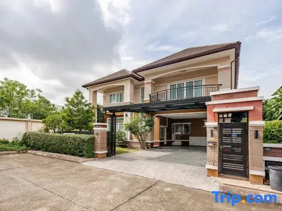 Kevins Pool Villa at Chiang Mai - 4BDR 4Bath Airport & Old City 5min