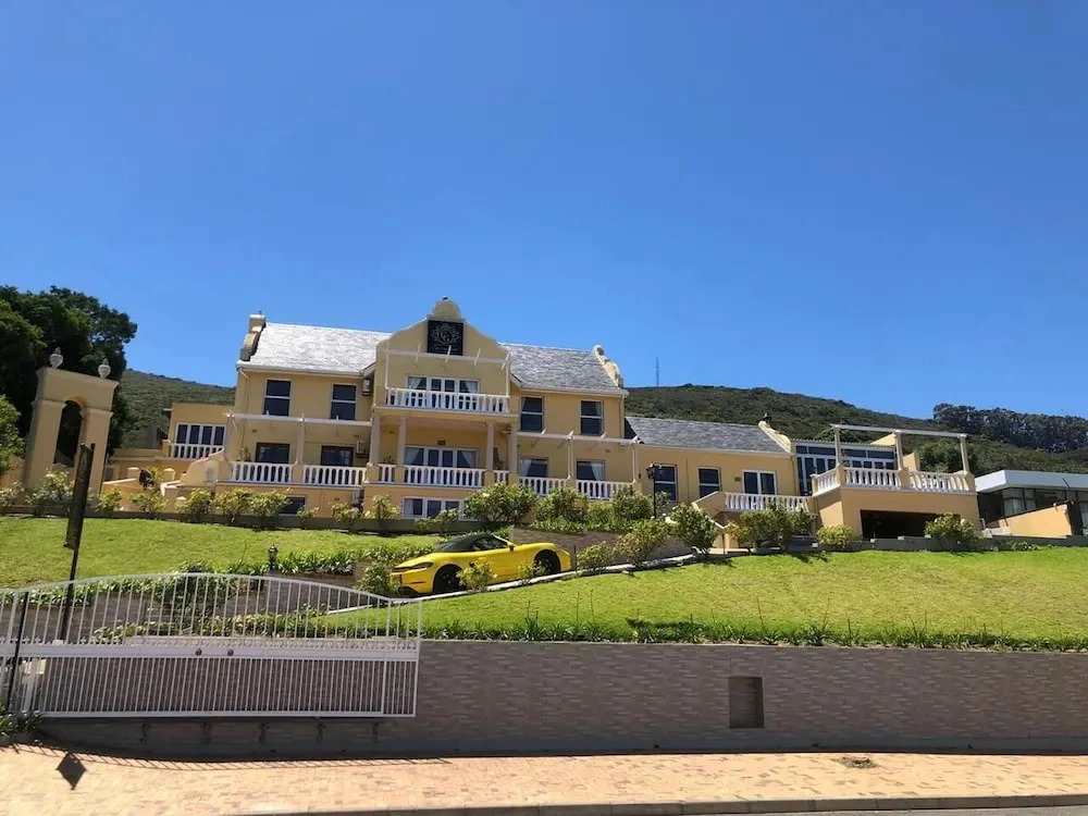 Plattekloof Residence | Island Letting