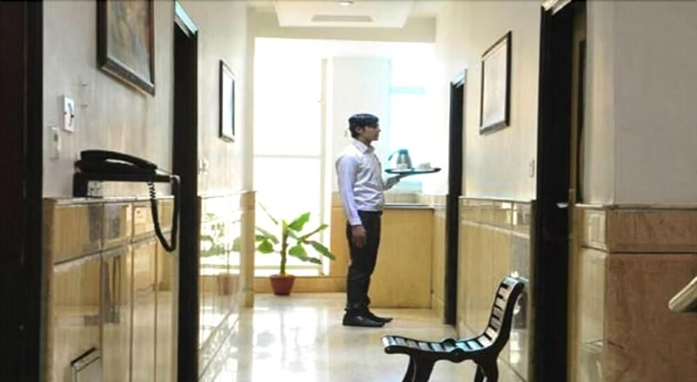 OYO 6408 Hotel Delhi Heart