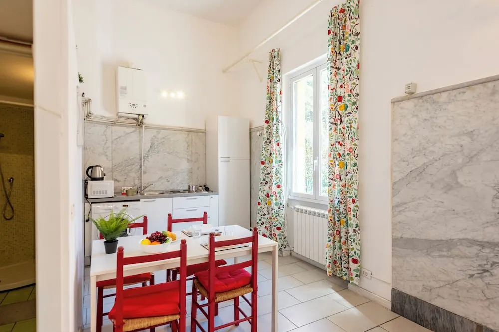 Apartment Vernazzola In Genova
